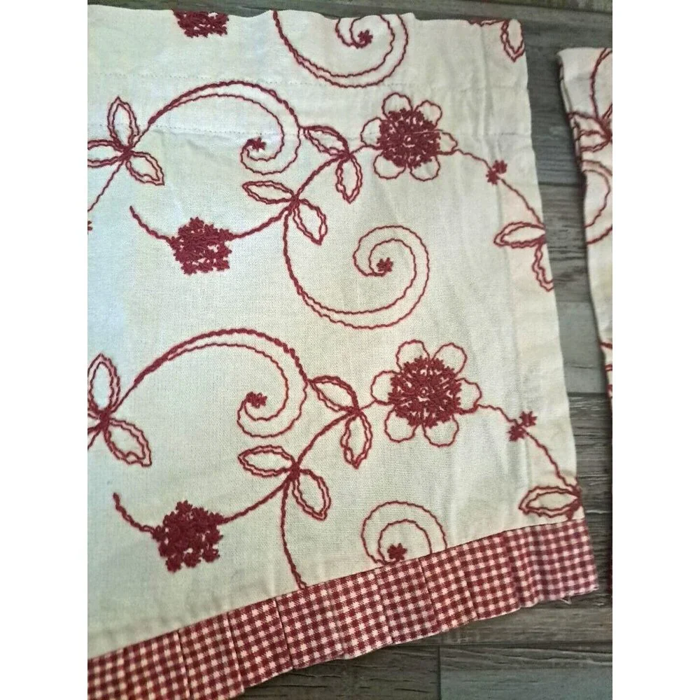 Waverly one valance